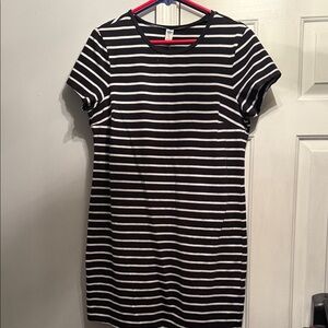 Old Navy Black and White Striped Short Sleeve Mini Dress